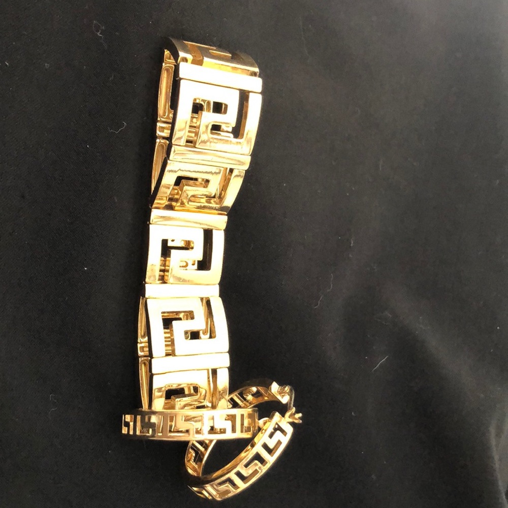 Chico’s bracelet and earring set